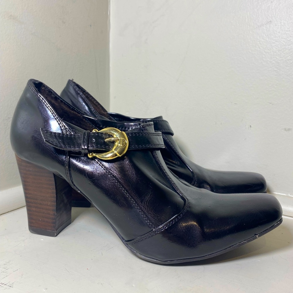 Etienne Aigner bootie